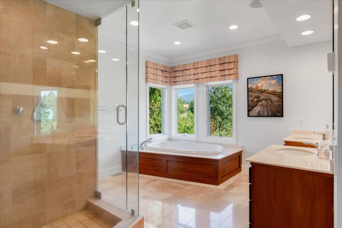 735 Siskiyou Lake Blvd