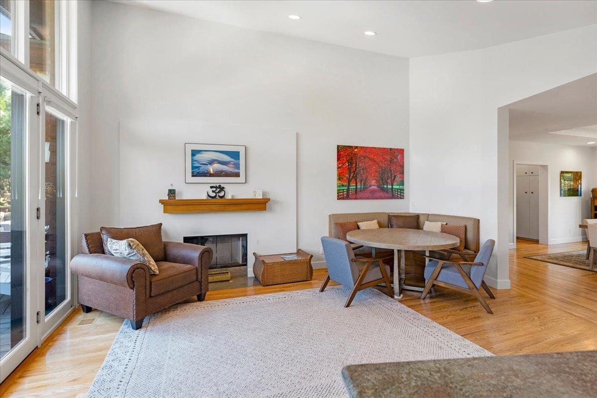 735 Siskiyou Lake Blvd