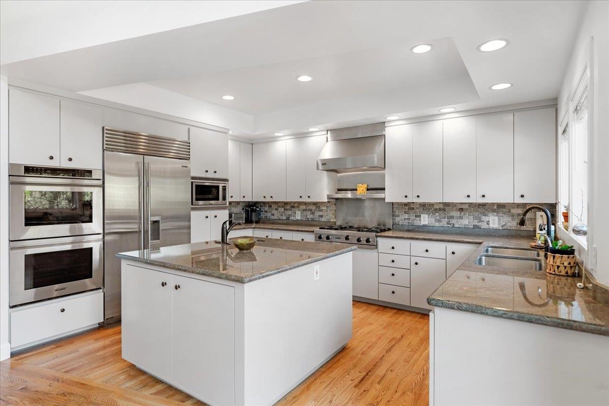 735 Siskiyou Lake Blvd