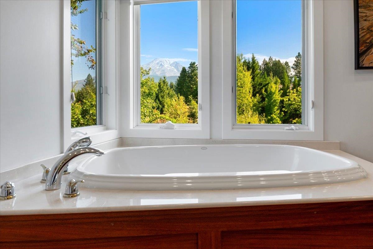 735 Siskiyou Lake Blvd