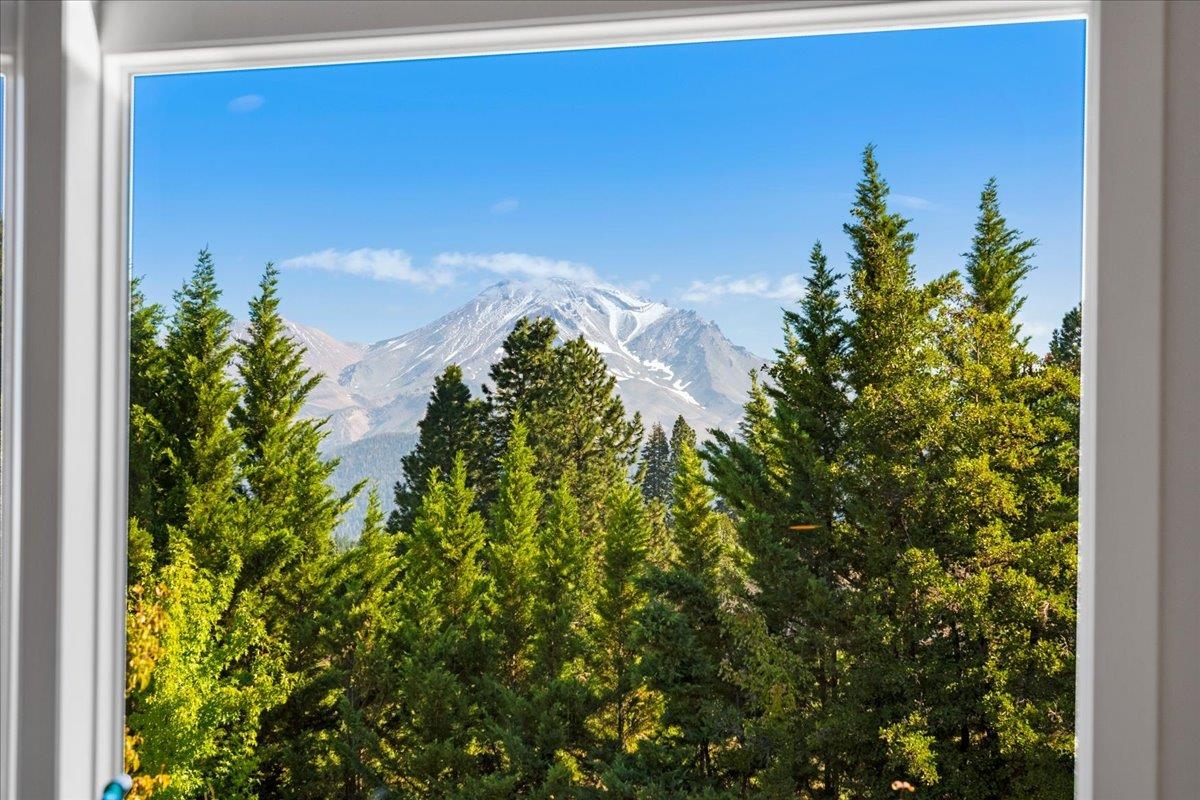 735 Siskiyou Lake Blvd