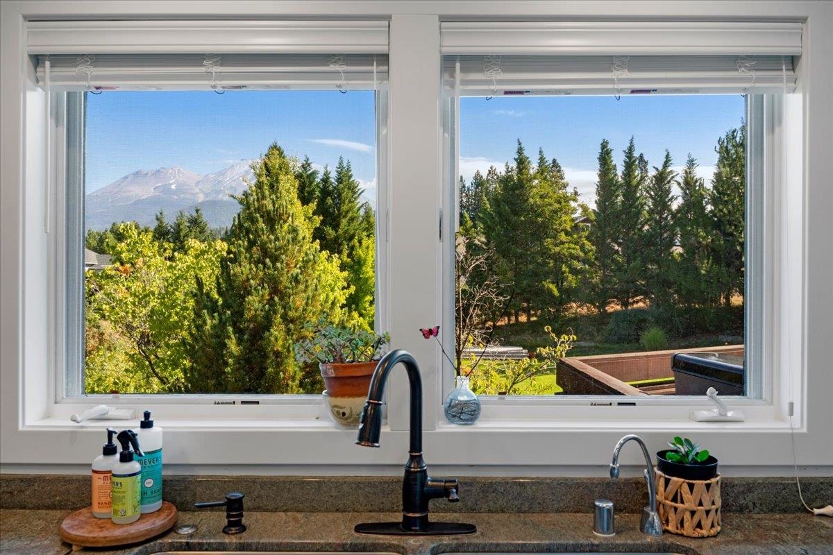 735 Siskiyou Lake Blvd