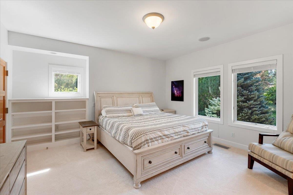 735 Siskiyou Lake Blvd