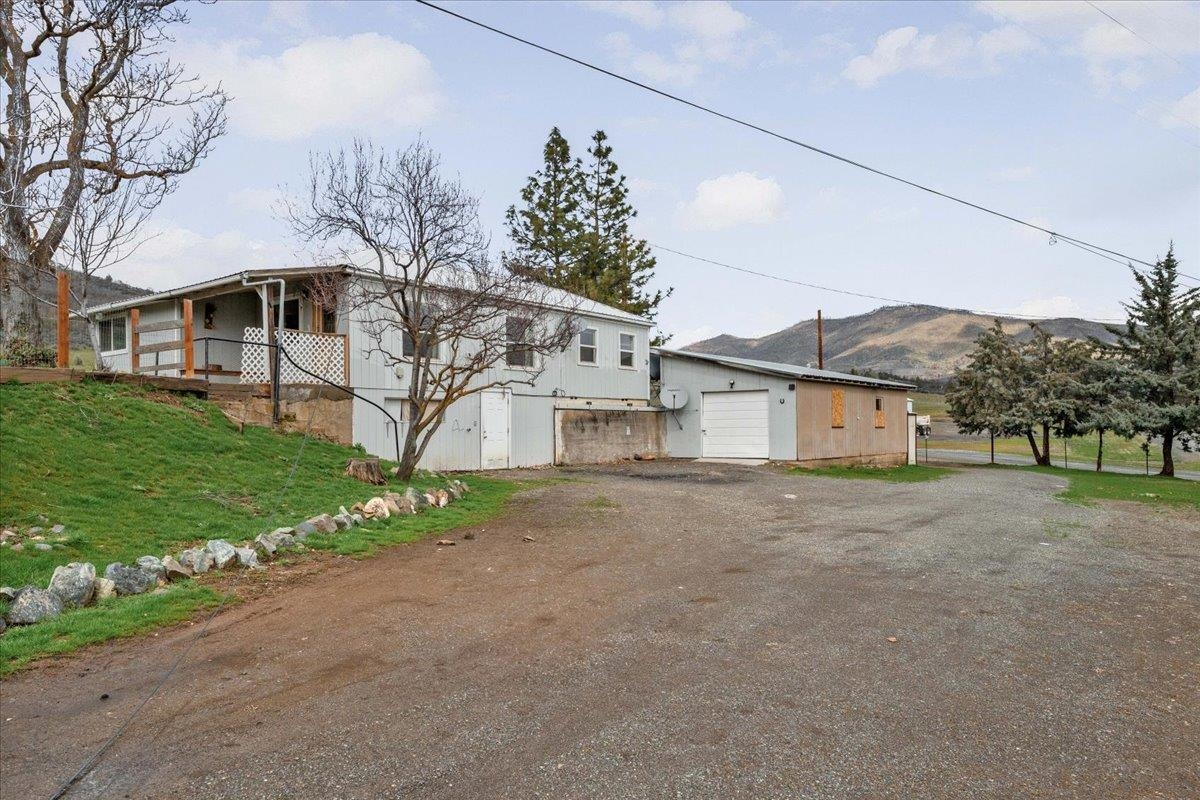 1435 State Highway 263