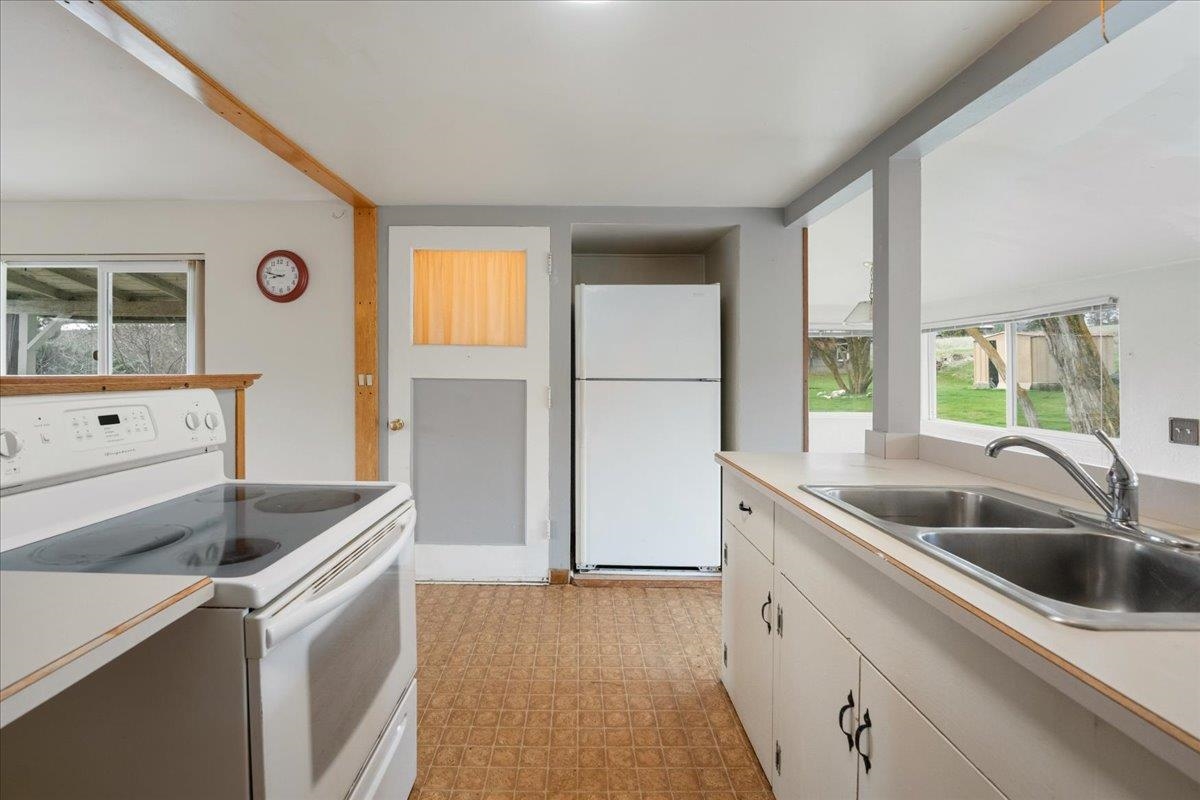 1435 State Highway 263