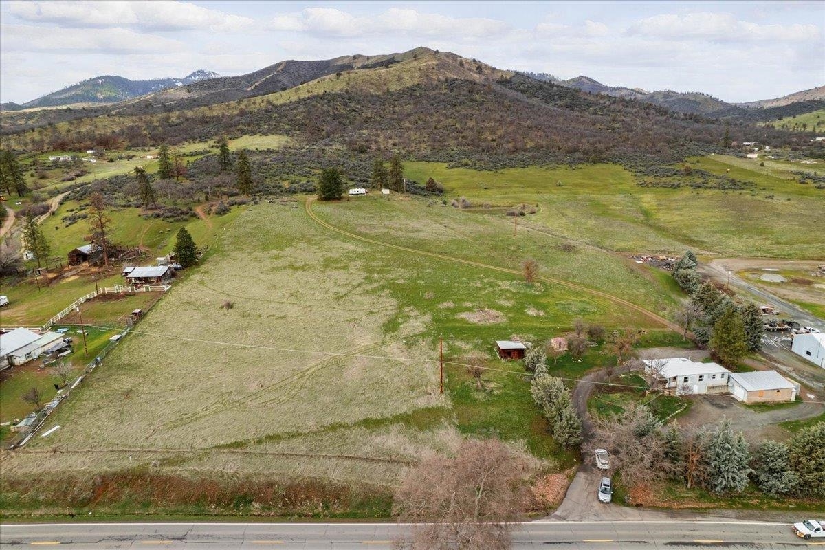 1435 State Highway 263