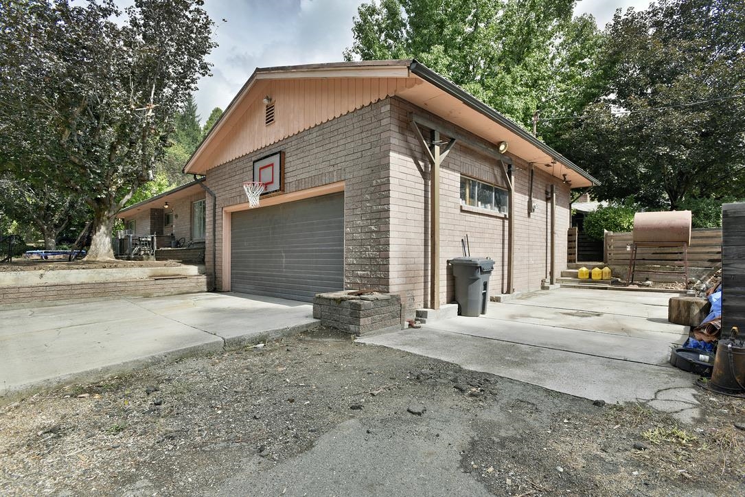 4936 Masson Dr