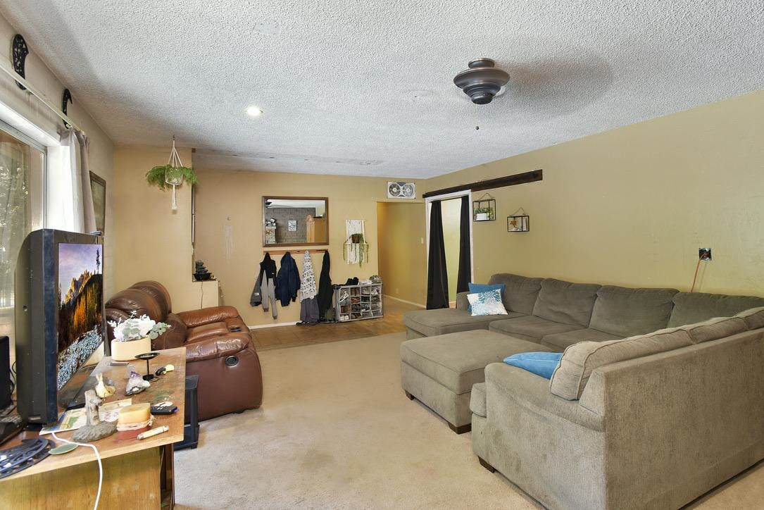 4936 Masson Dr