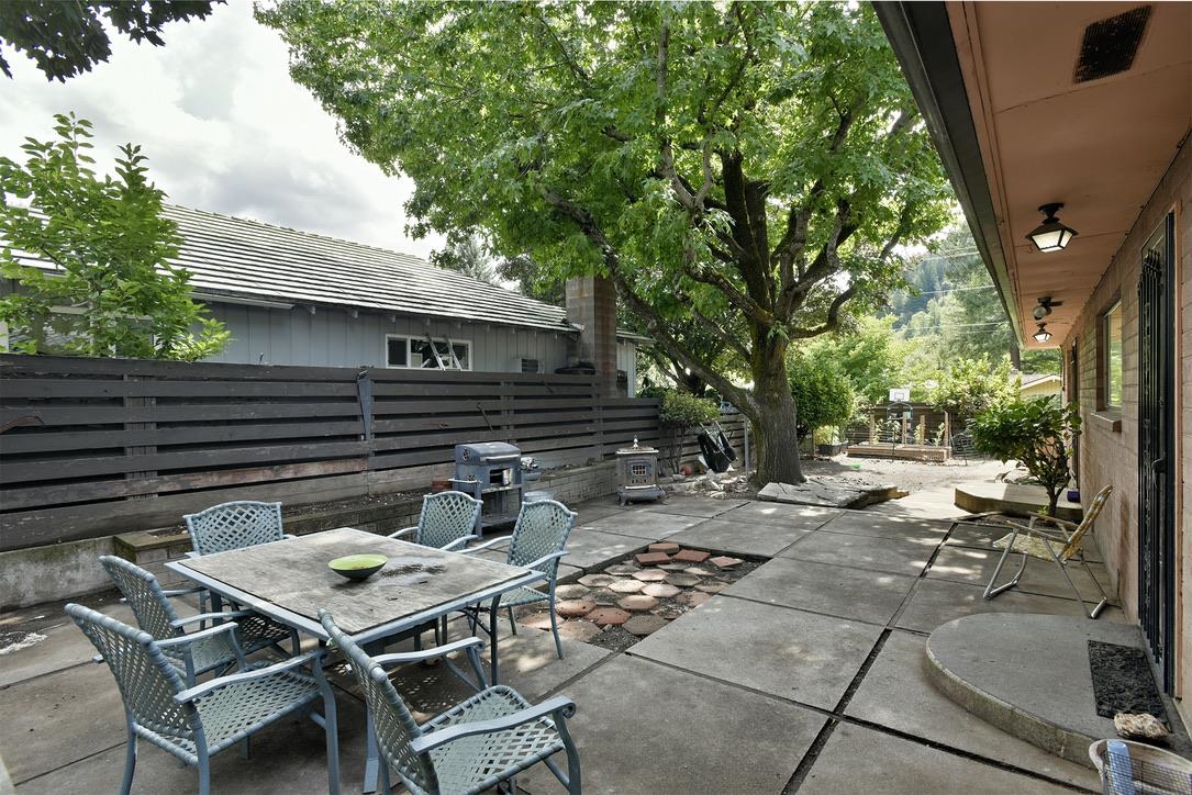 4936 Masson Dr