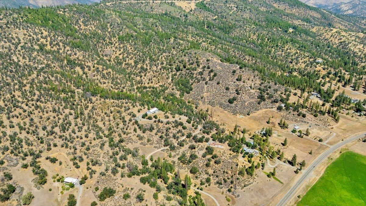 8623 N Highway 3