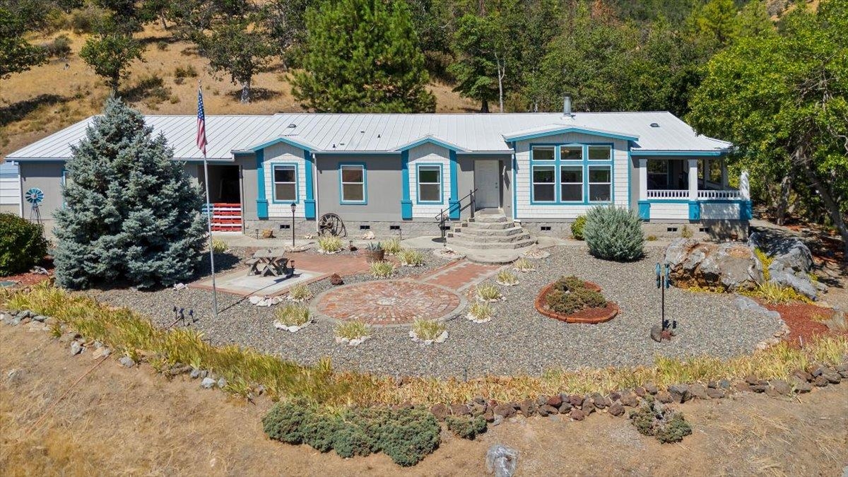 8623 N Highway 3