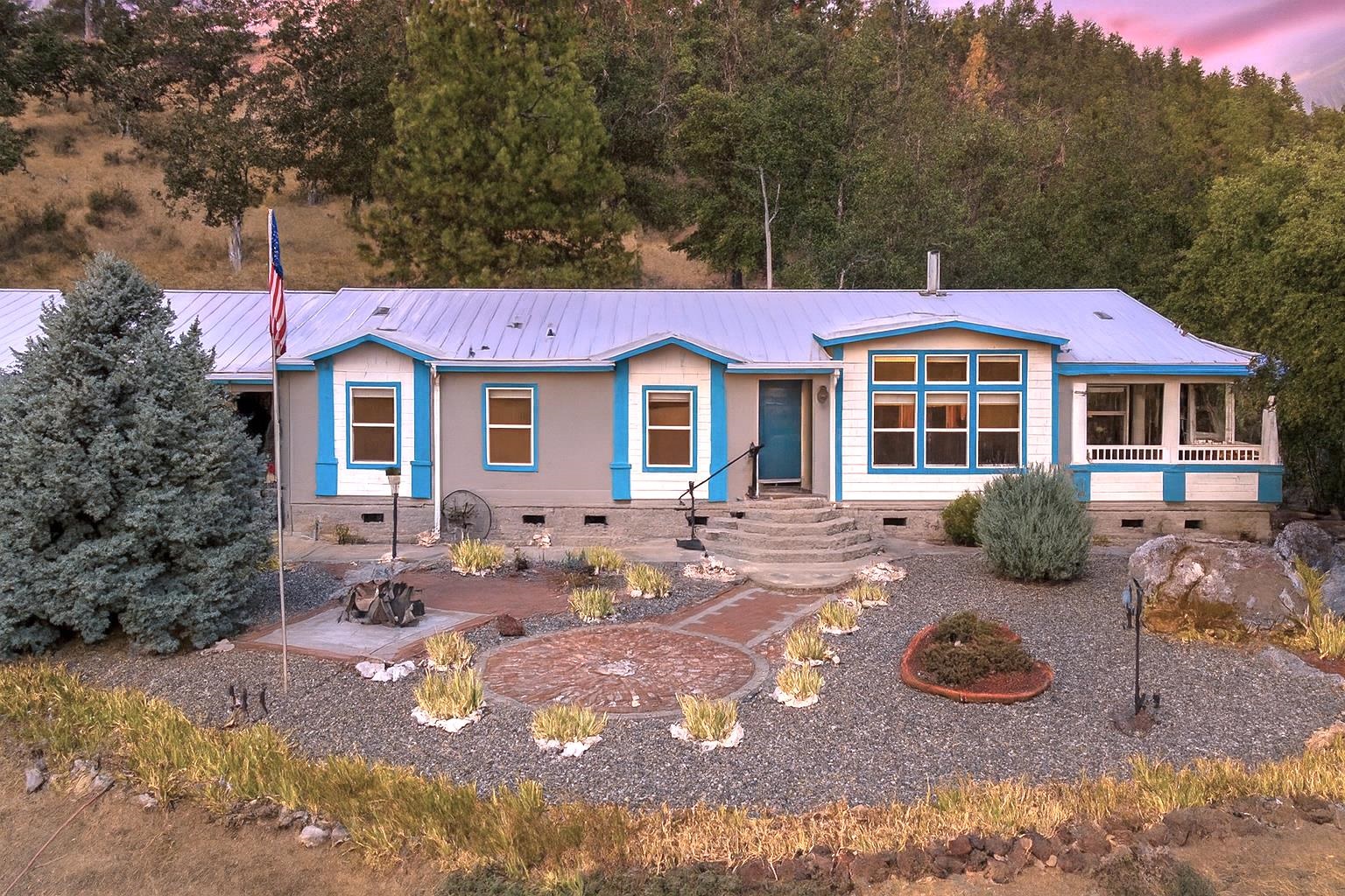 8623 N Highway 3