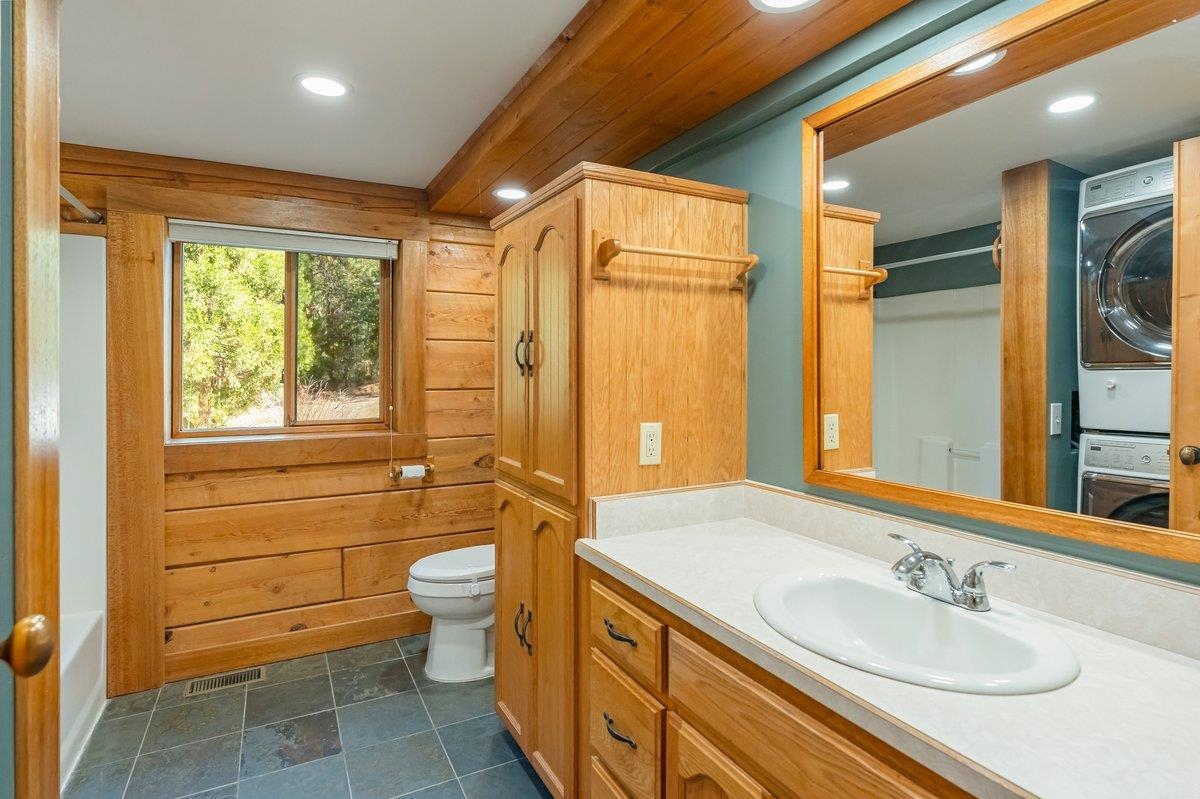 11601 Klamath River Rd