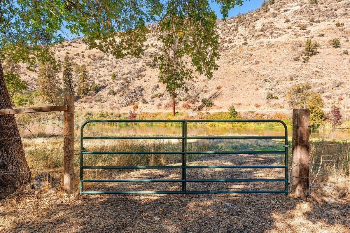 11601 Klamath River Rd