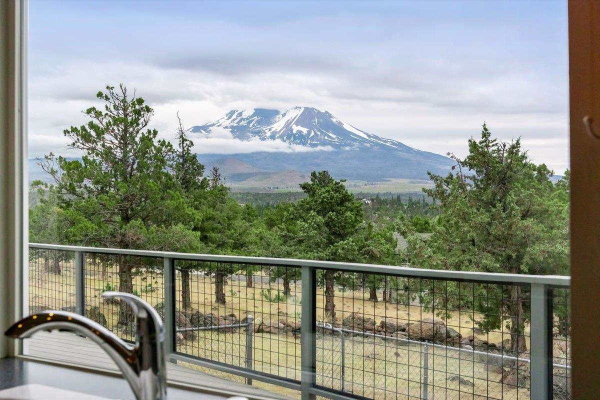 15014 Mountain Wood Dr