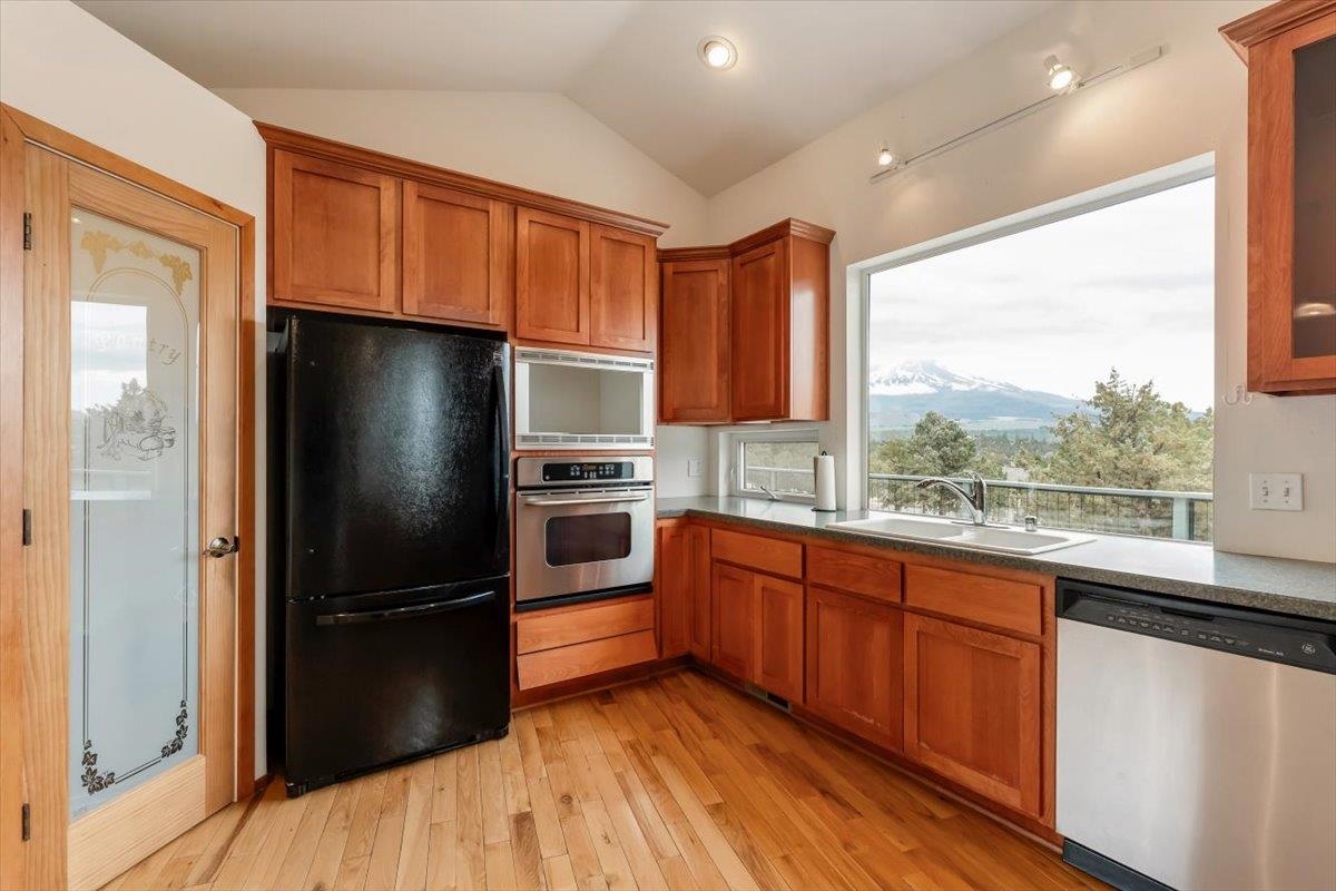 15014 Mountain Wood Dr