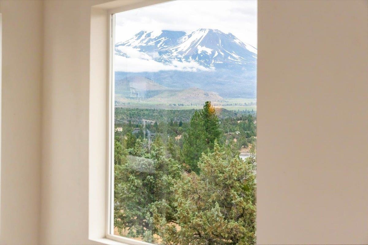 15014 Mountain Wood Dr