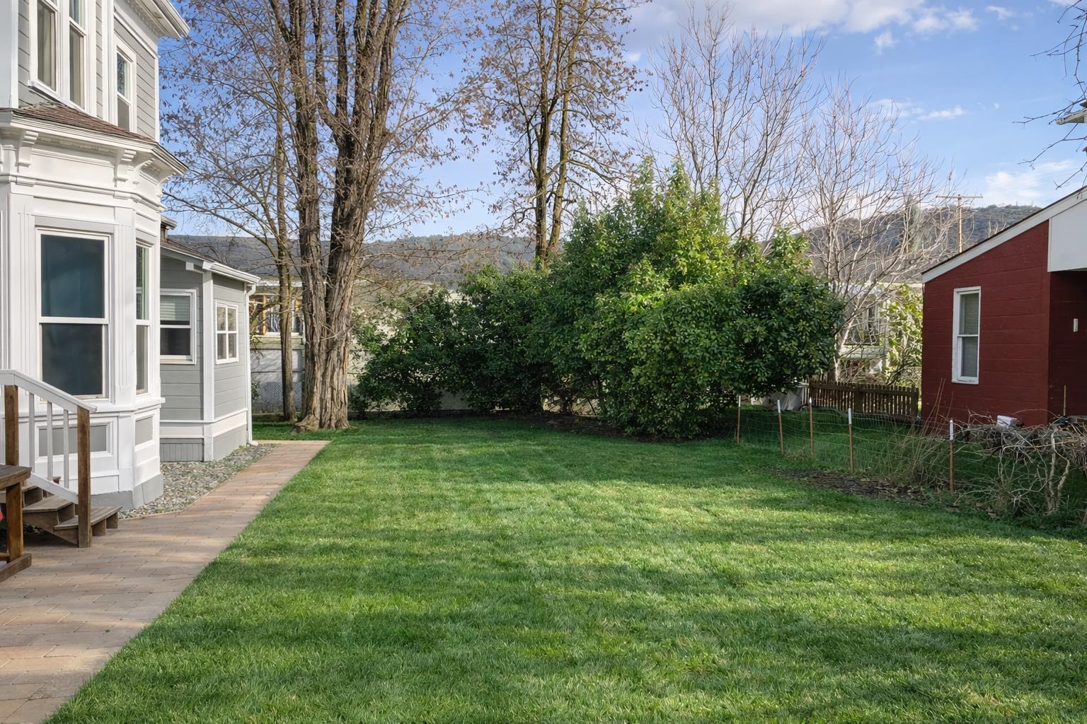 208 N Oregon St