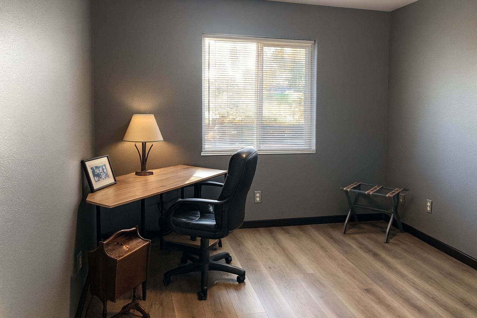 5906 Helm Pl