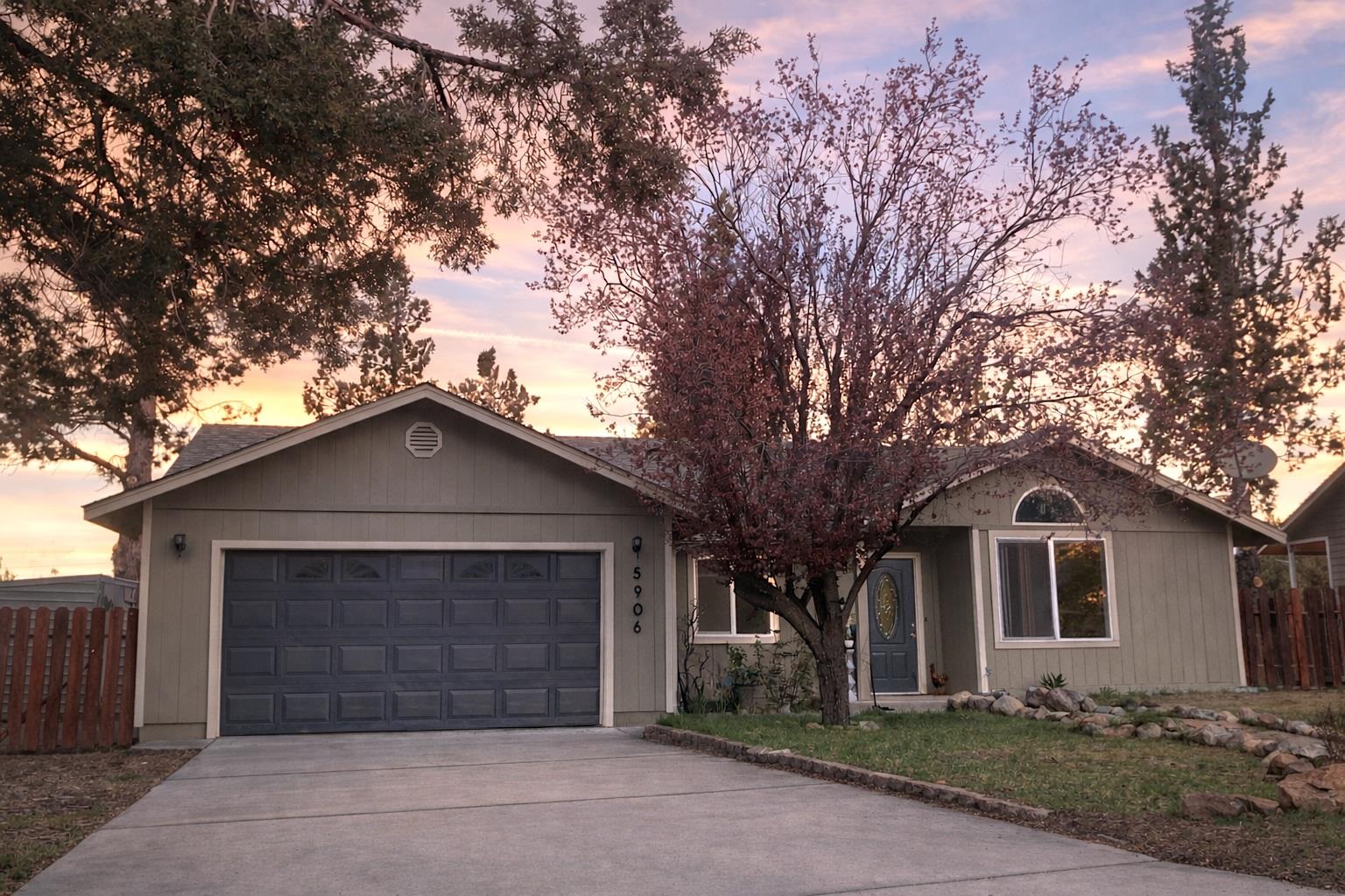 5906 Helm Pl