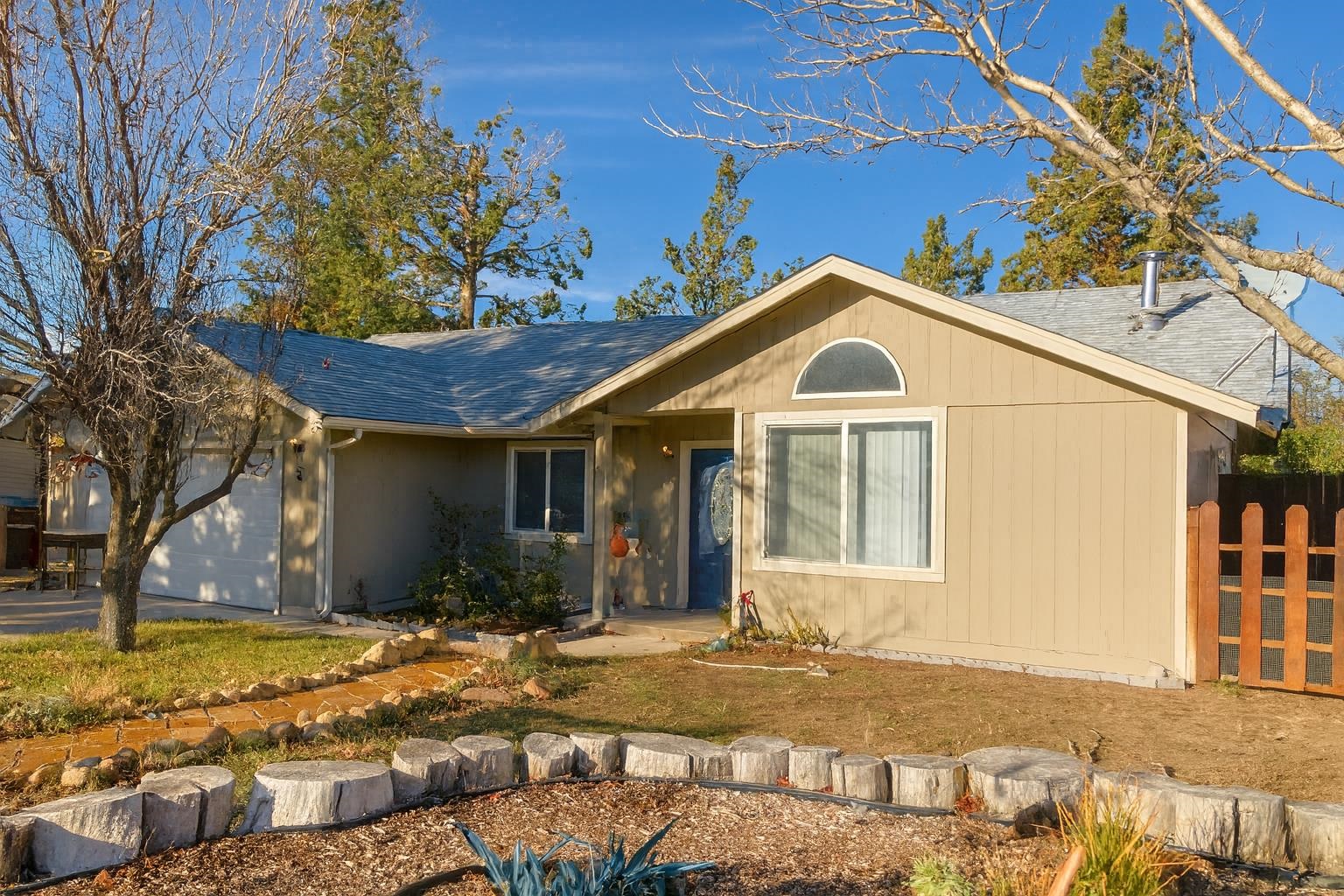 5906 Helm Pl