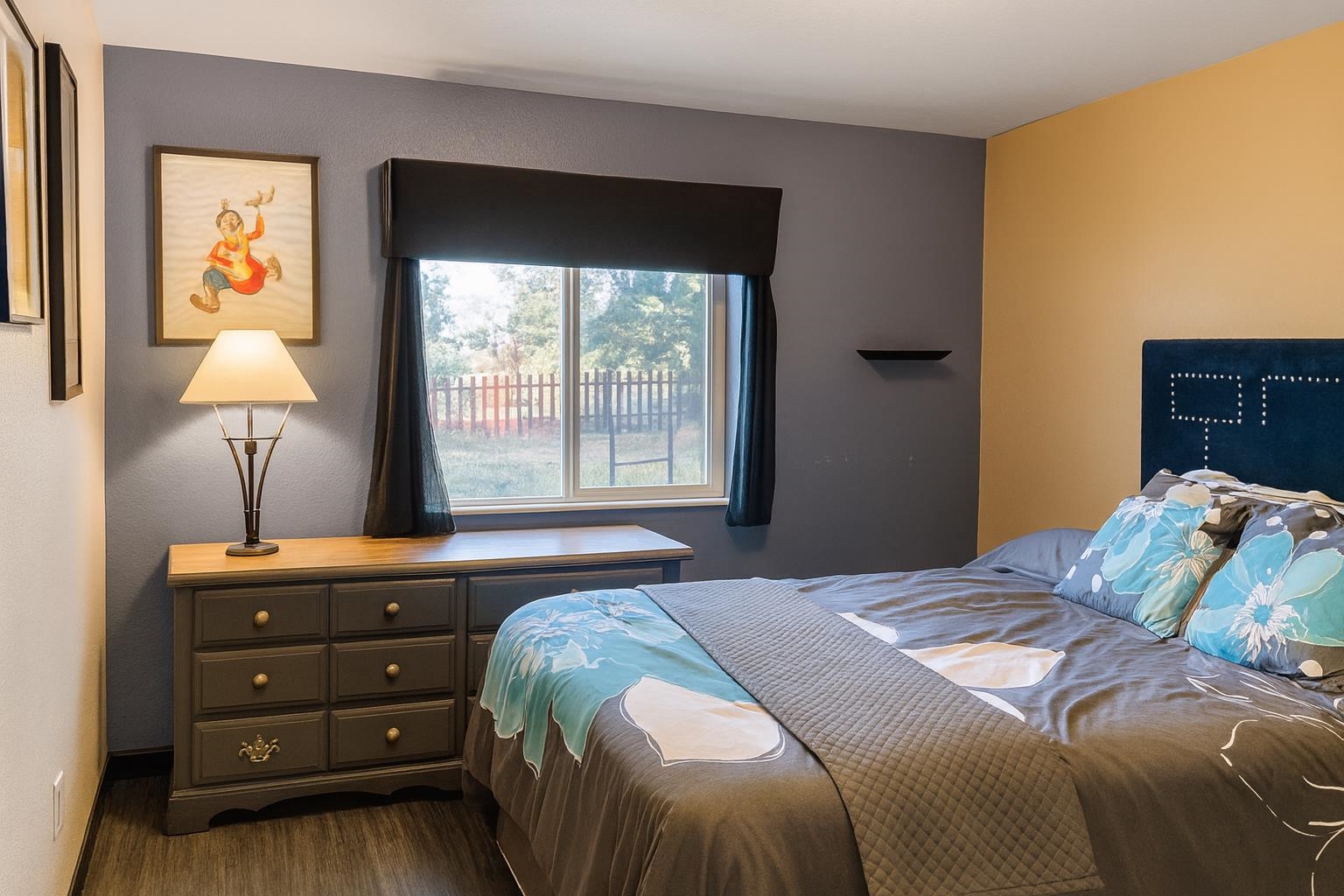 5906 Helm Pl