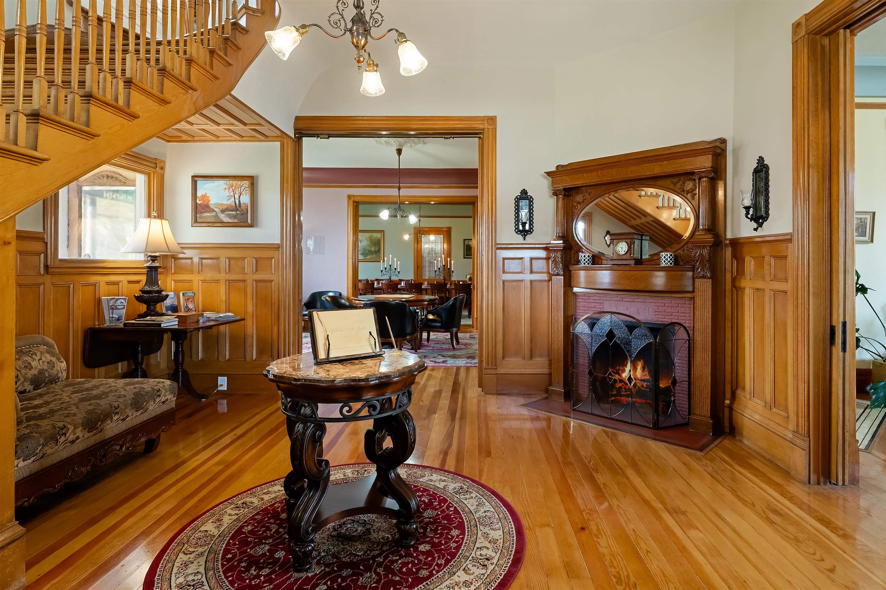 223 N Oregon