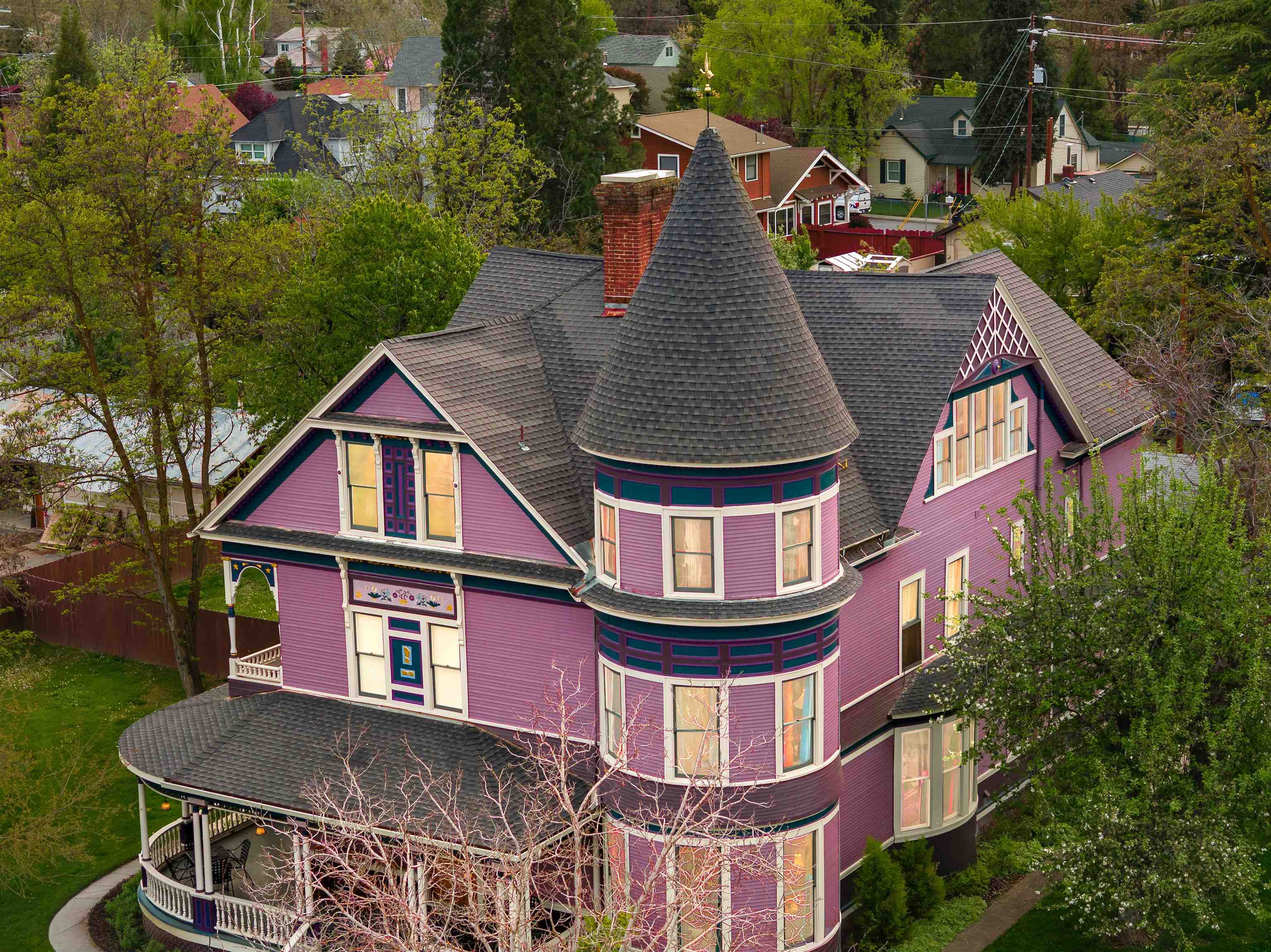 223 N Oregon