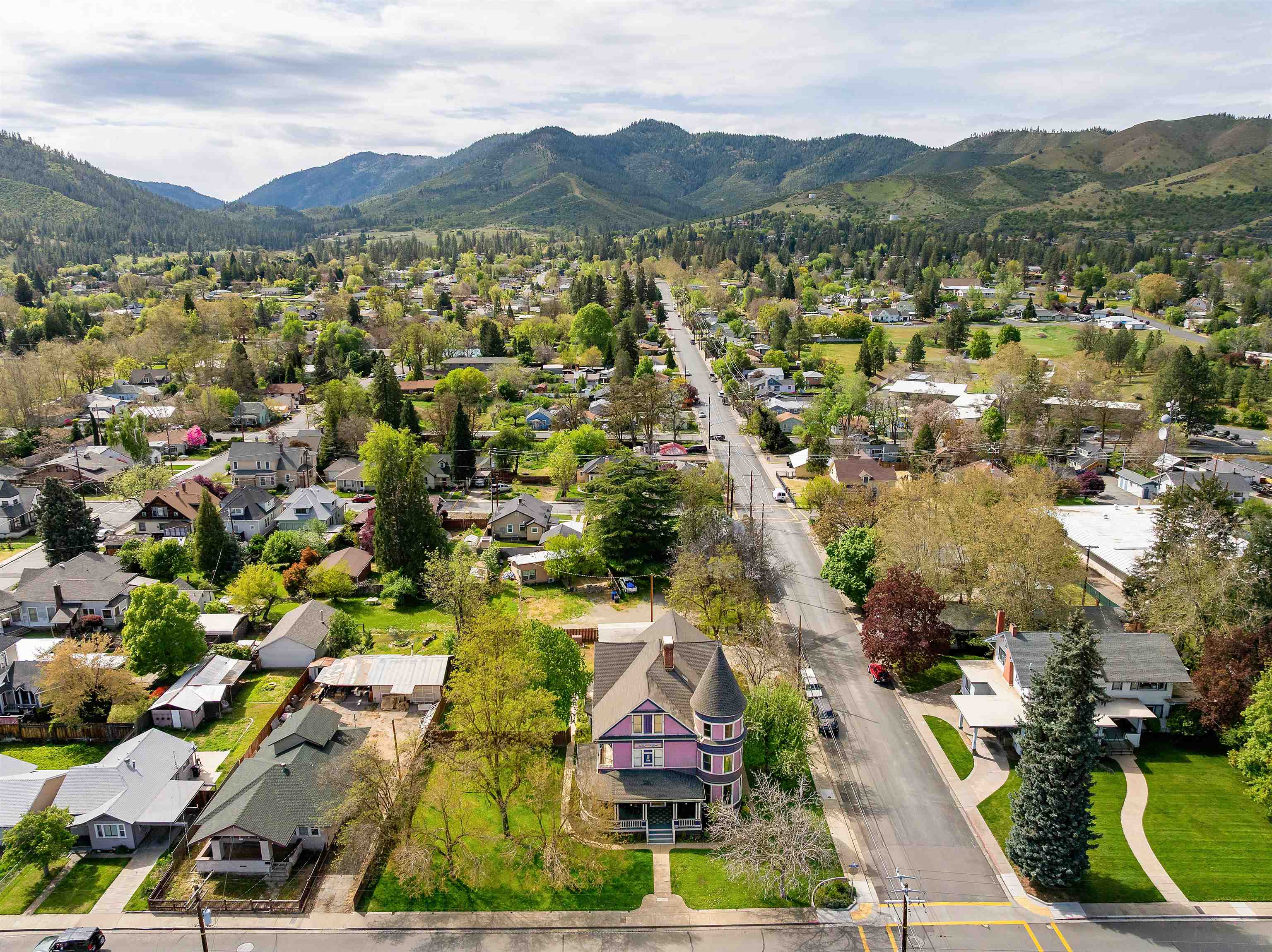 223 N Oregon