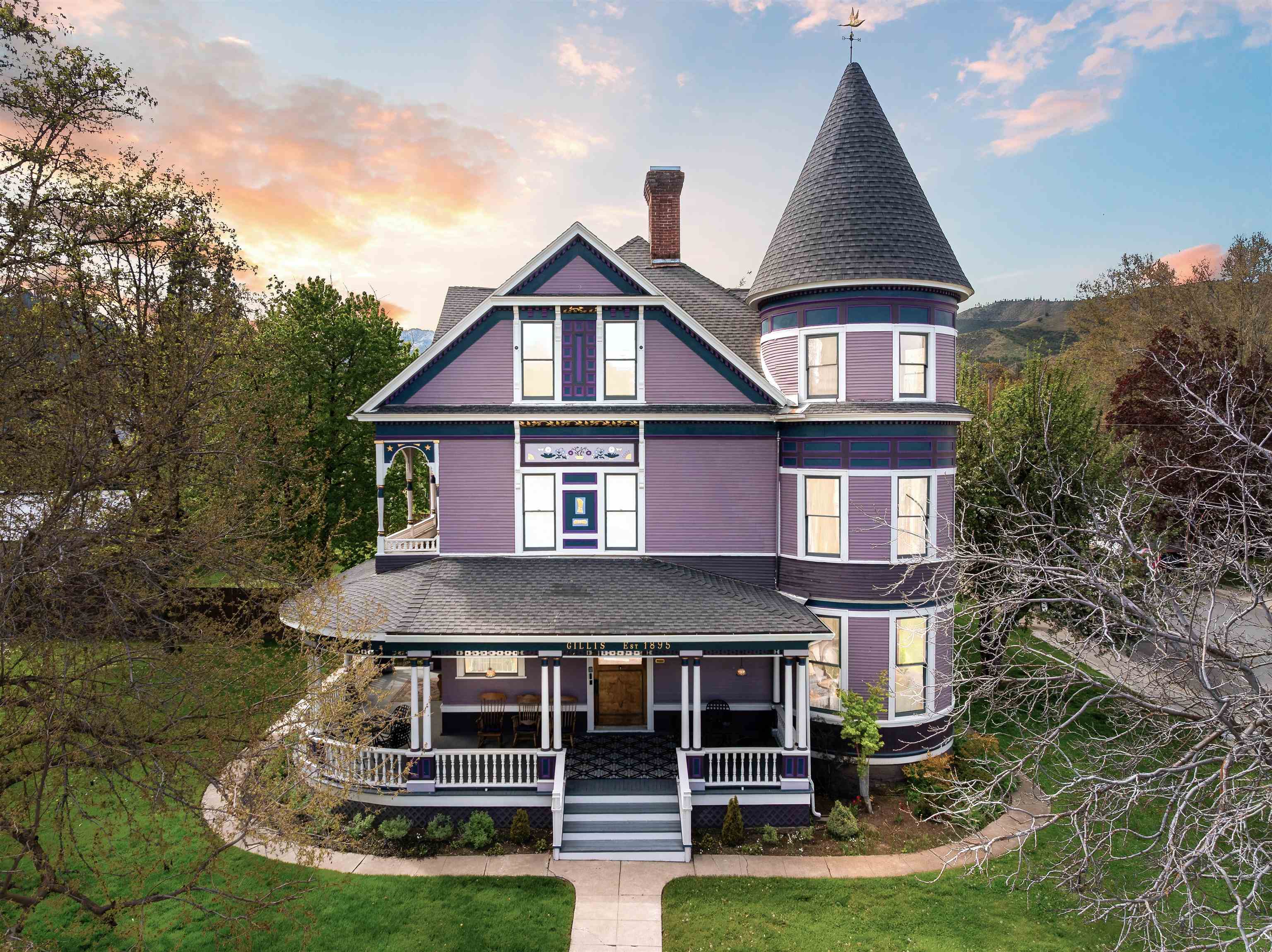 223 N Oregon
