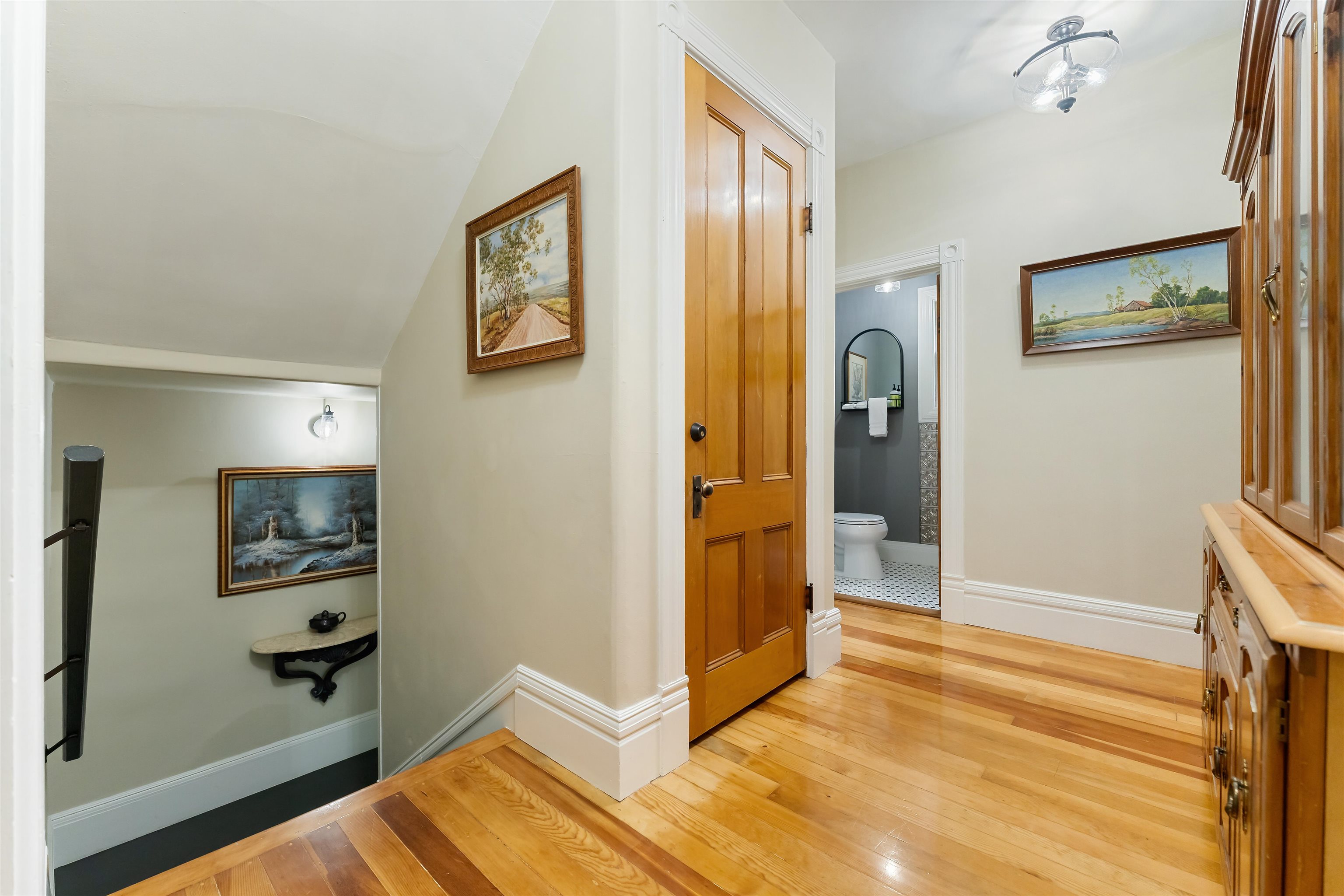 223 N Oregon