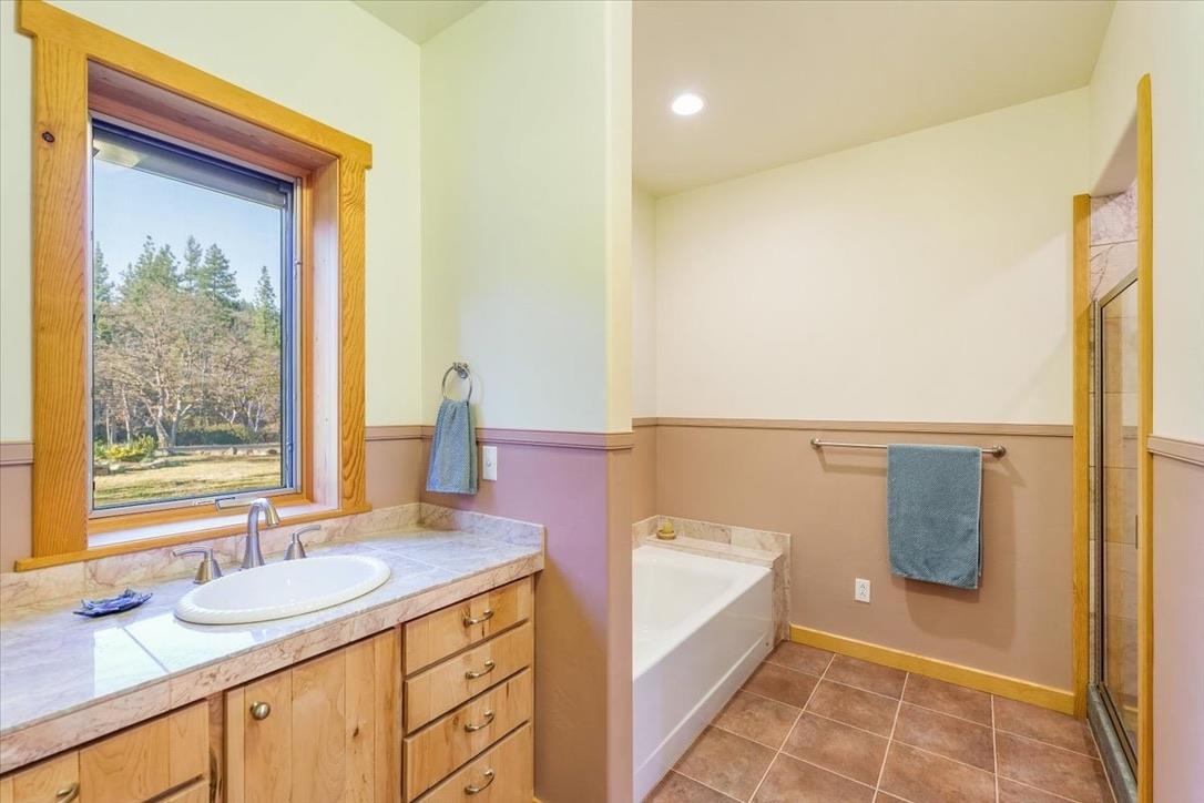 13747 Rattlesnake Creek Rd