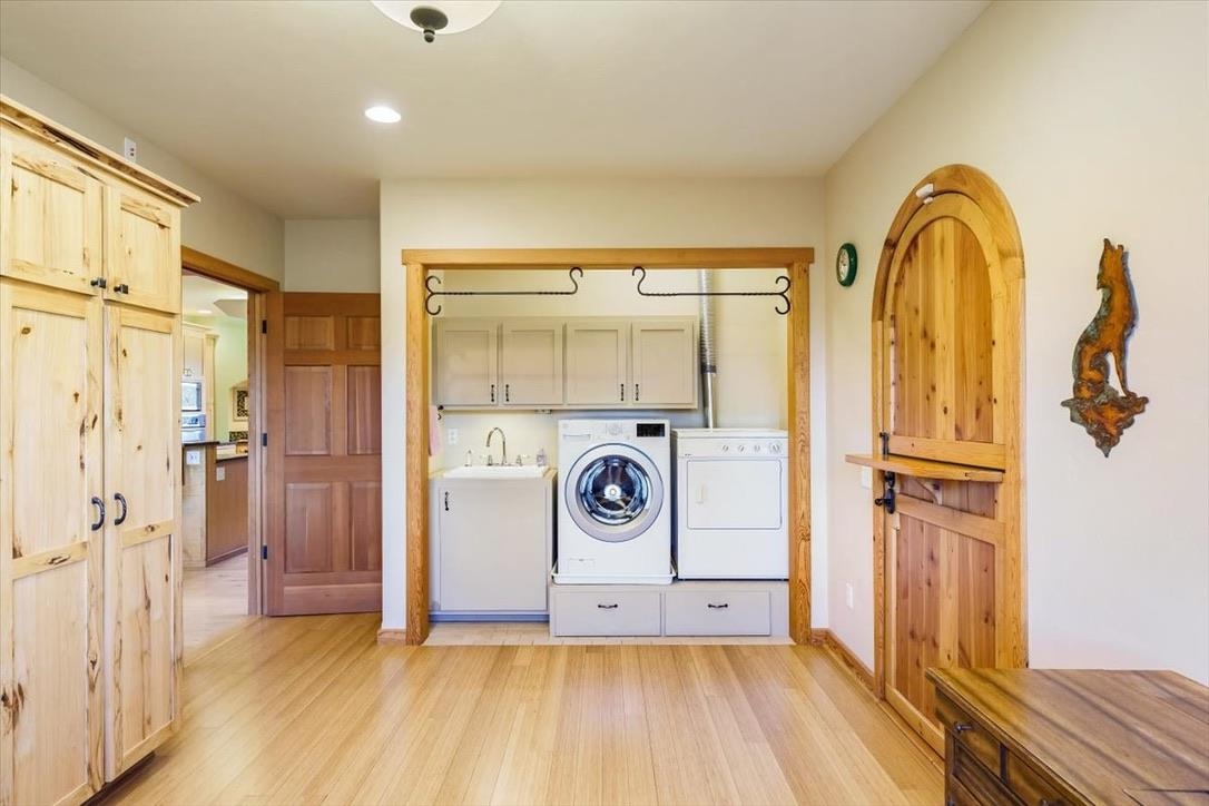 13747 Rattlesnake Creek Rd