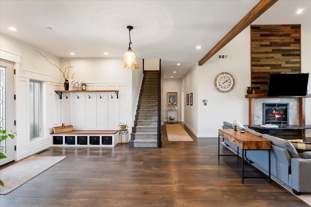 1521 Phillipe Ln