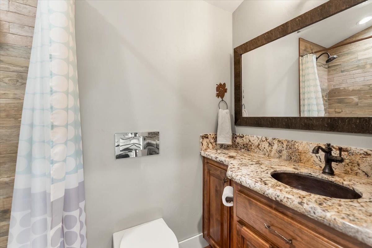 2331 Mountain View Dr