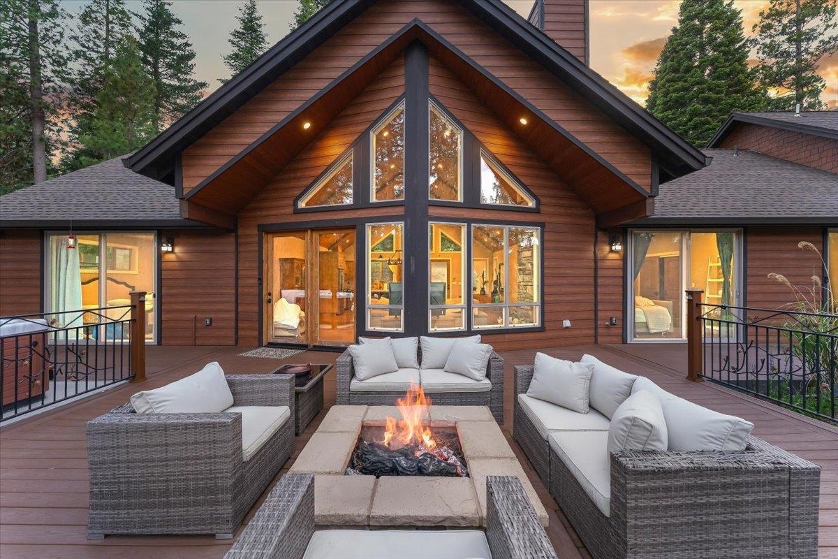 2331 Mountain View Dr