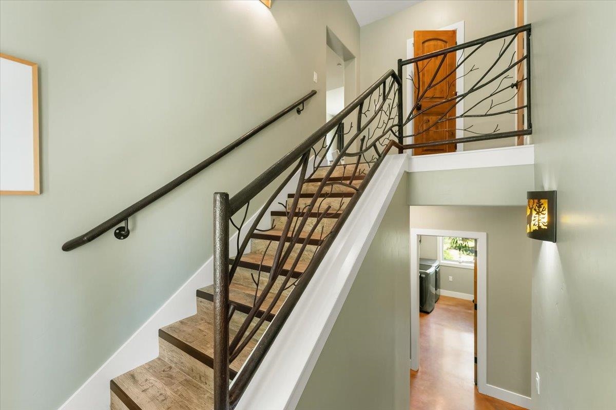2331 Mountain View Dr