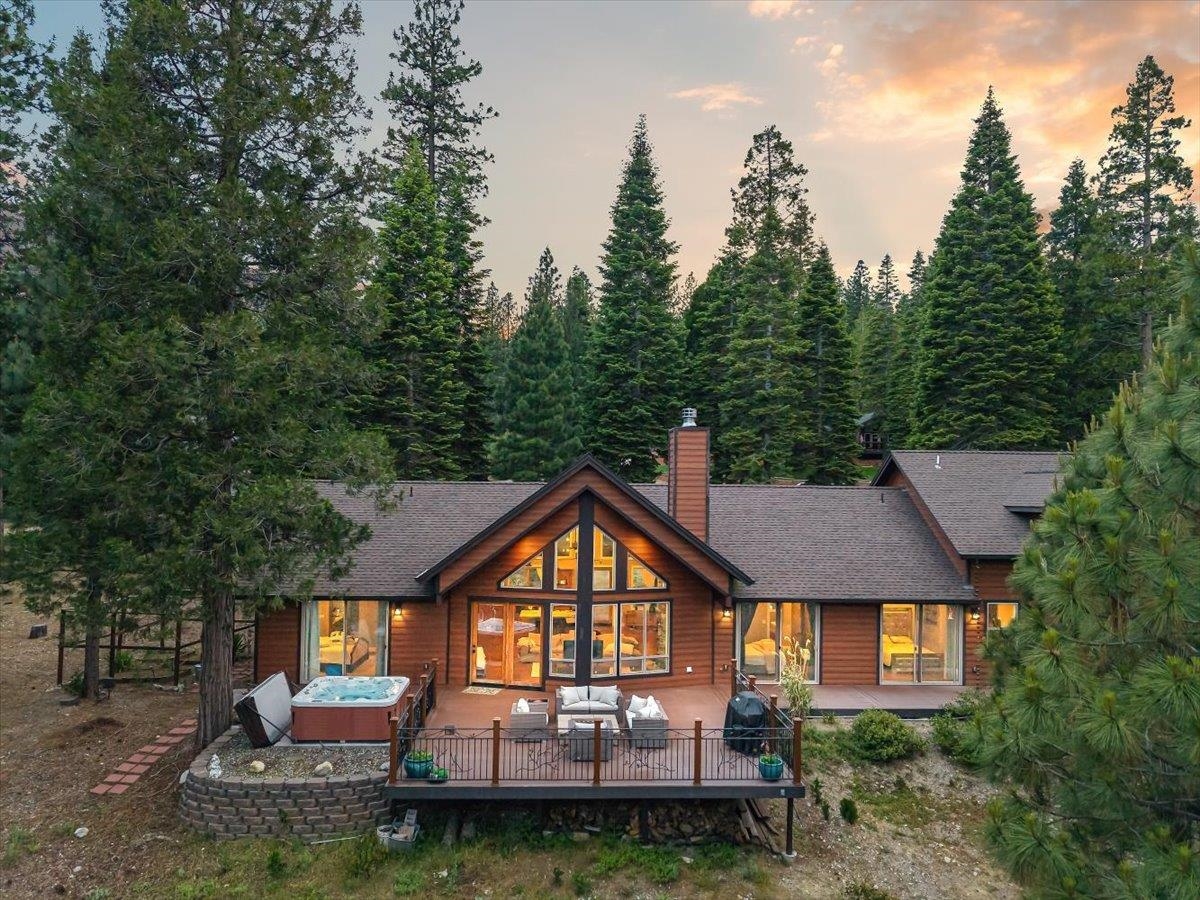 2331 Mountain View Dr