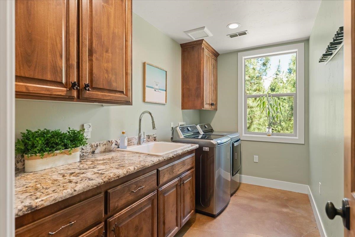 2331 Mountain View Dr