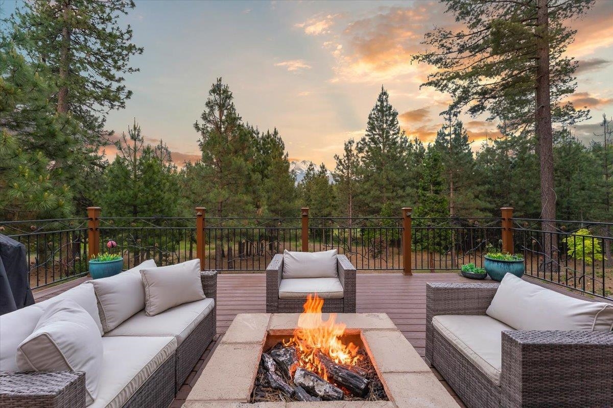 2331 Mountain View Dr