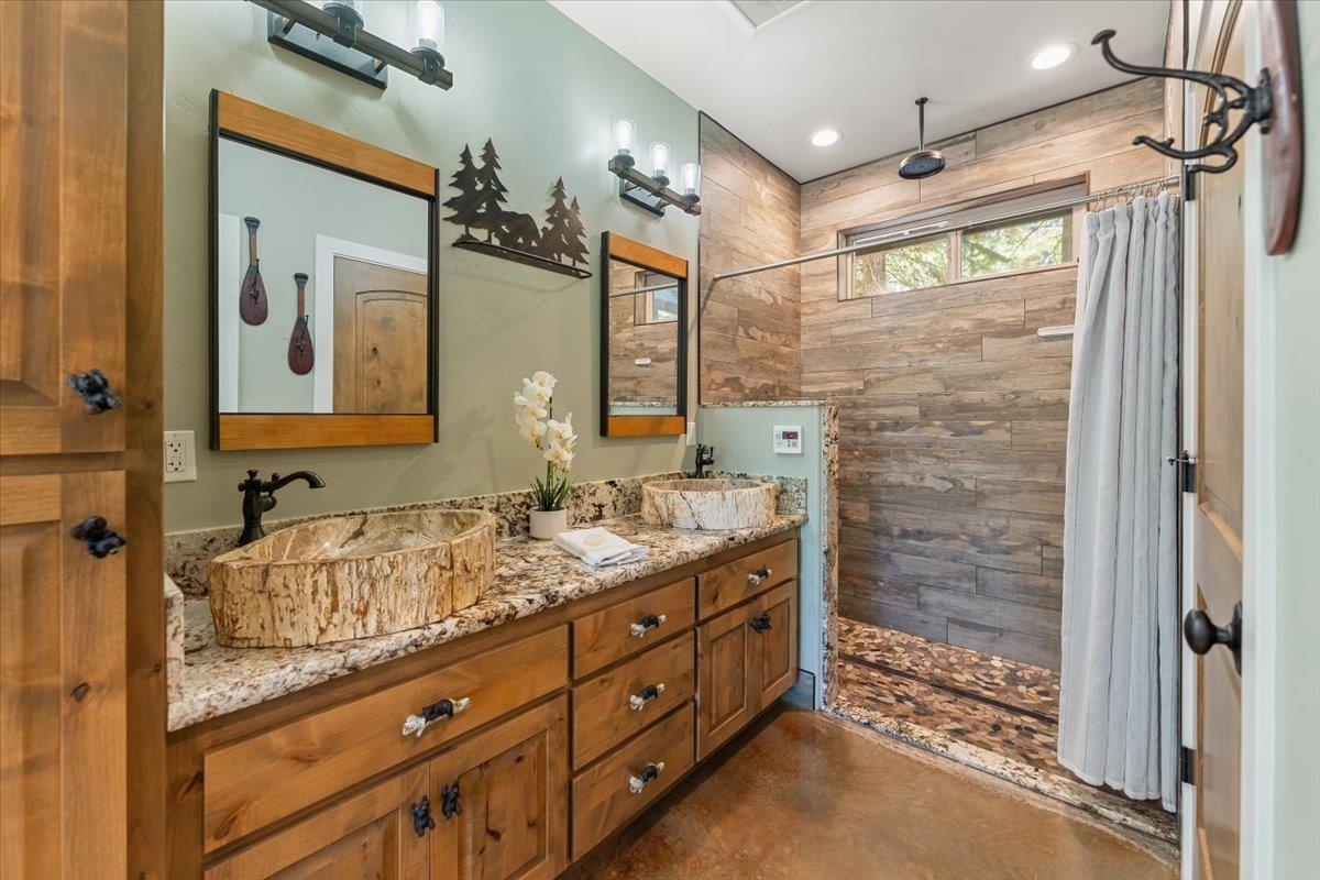 2331 Mountain View Dr