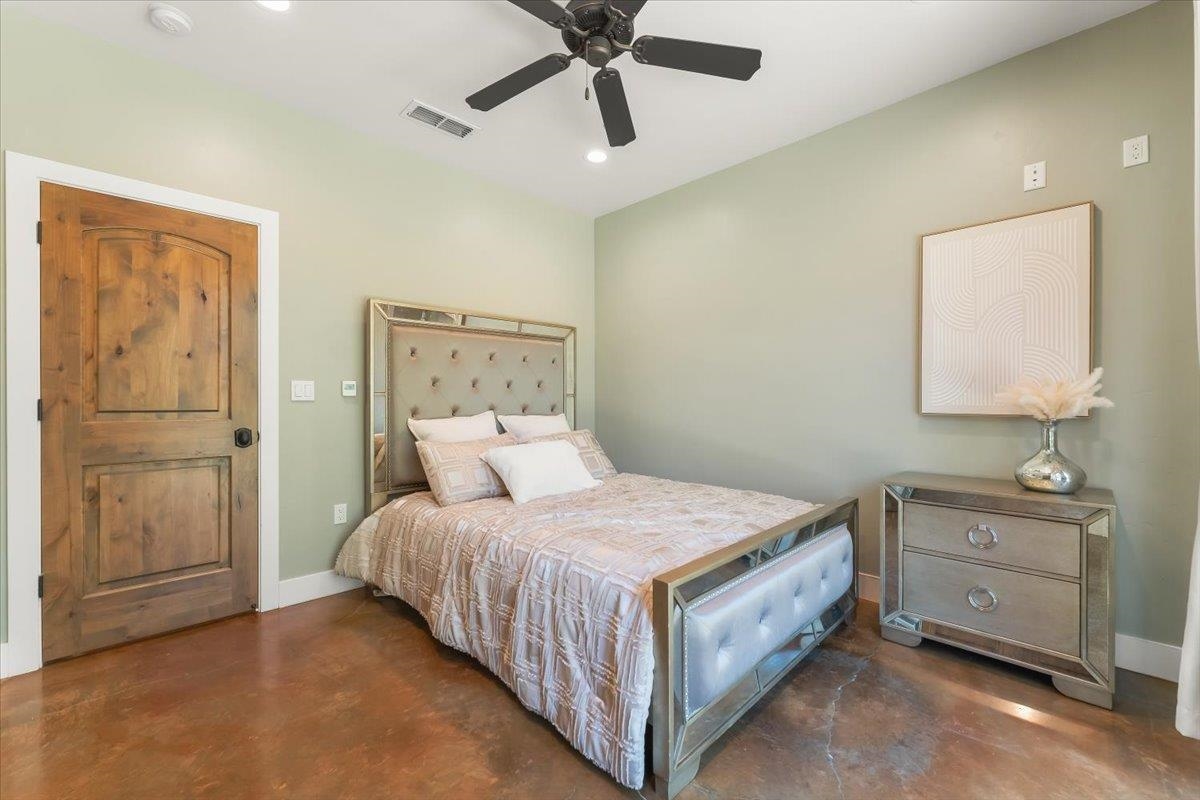2331 Mountain View Dr