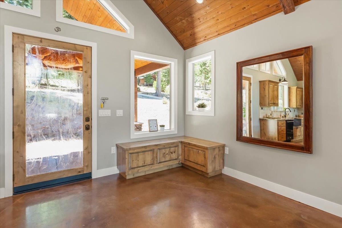 2331 Mountain View Dr