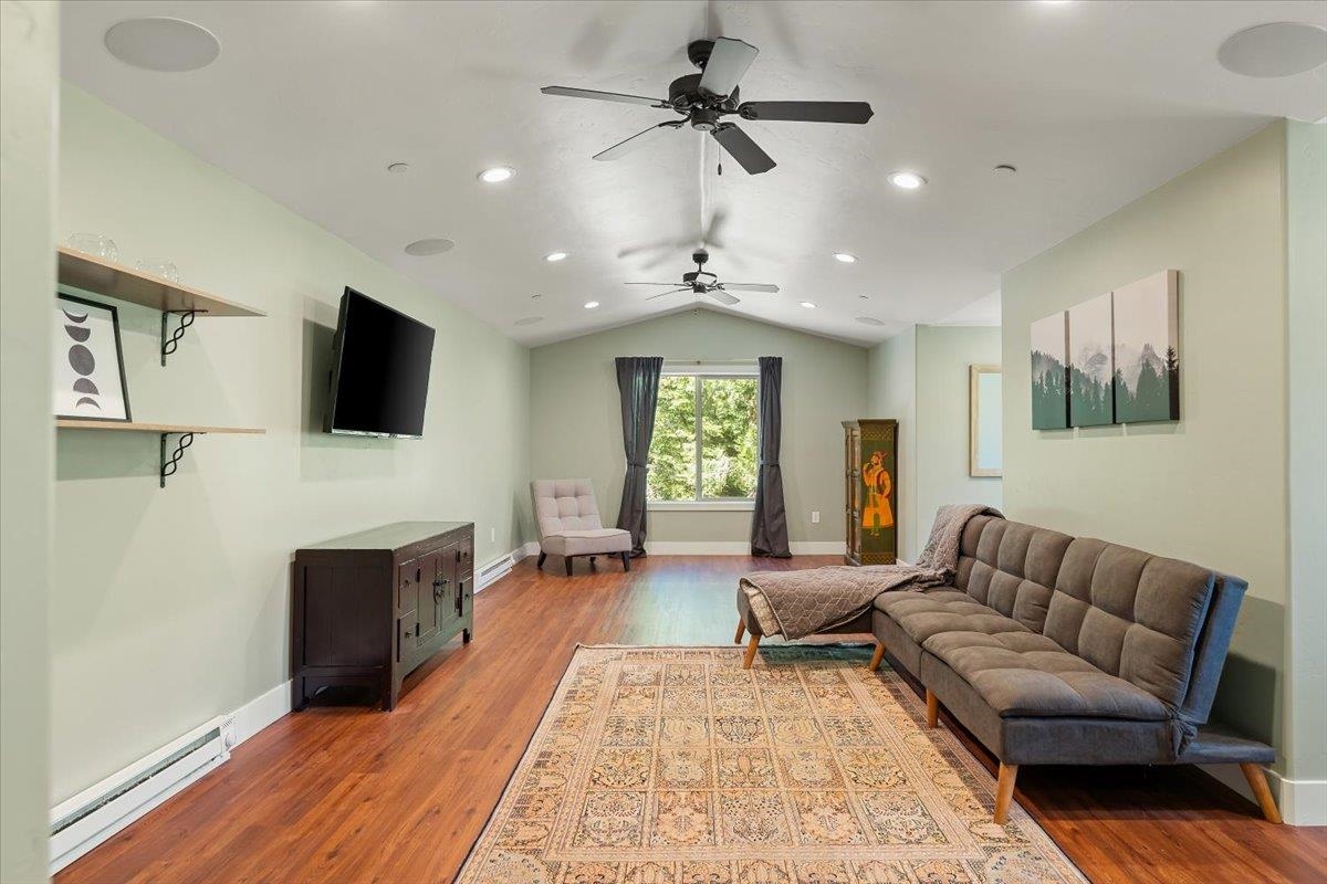 2331 Mountain View Dr