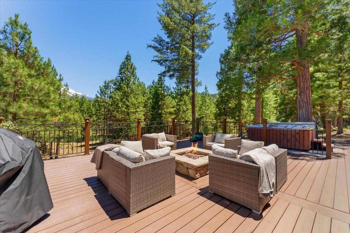 2331 Mountain View Dr