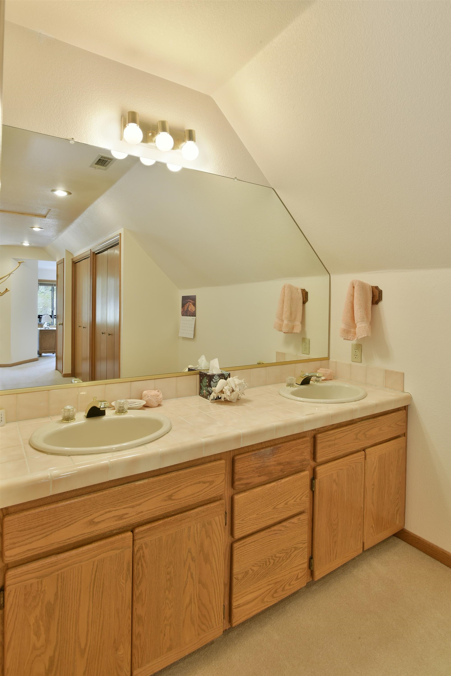 1517 Eddy Dr.