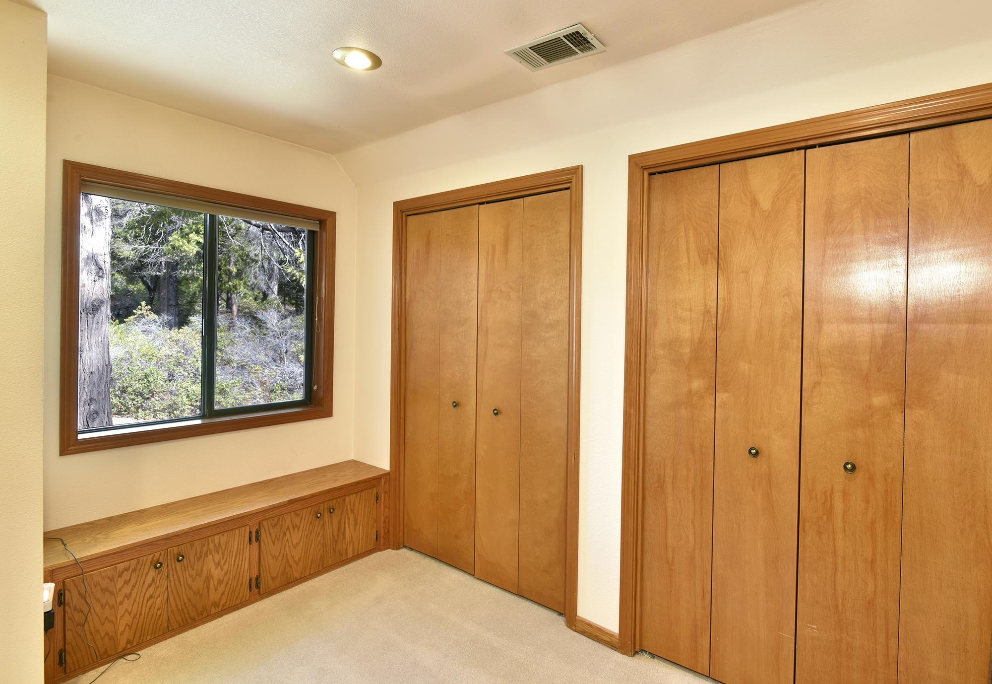 1517 Eddy Dr.