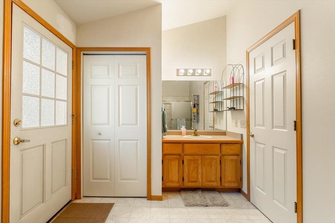 307 N Adams Dr