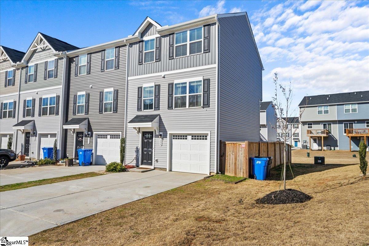 208 Maple Forge Trail