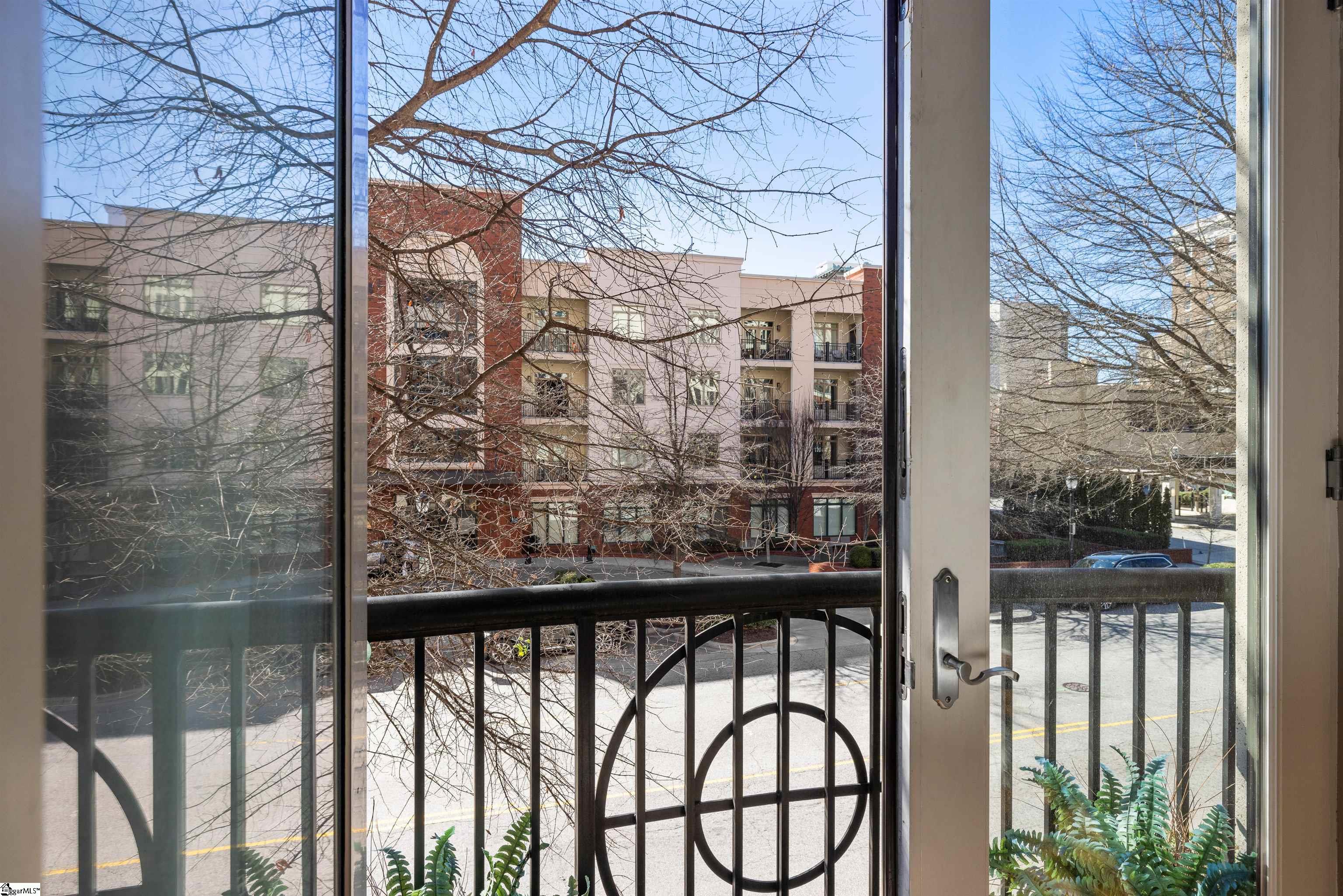 111 E Mcbee Avenue Unit 202